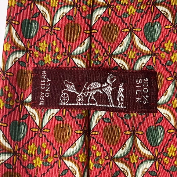 Hermes Vintage Men’s Apple Necktie Coral with Orange and Green Apple Pattern - Picture 6 of 8